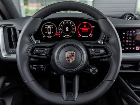 Certified 2026 Porsche Cayenne Coupe image 27