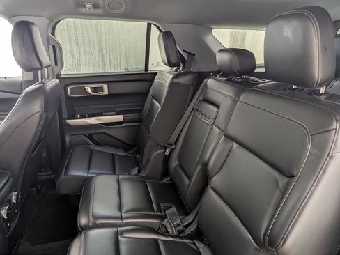 Used 2021 Ford Explorer XLT w/ Equipment Group 202A image 23