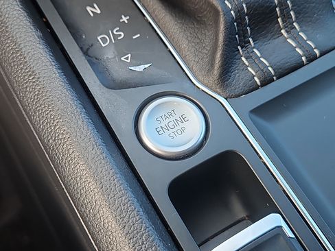 Certified 2023 Volkswagen Atlas SE image 17