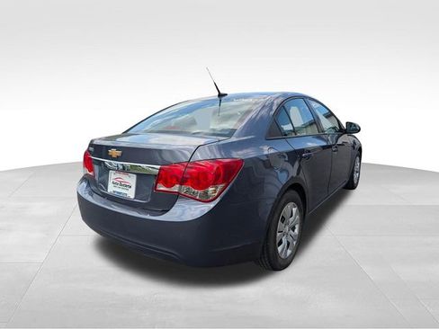 Used 2013 Chevrolet Cruze LS FWD image 7