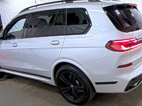 Used 2023 BMW X7 xDrive40i w/ M Sport Package AWD/4WD image 3