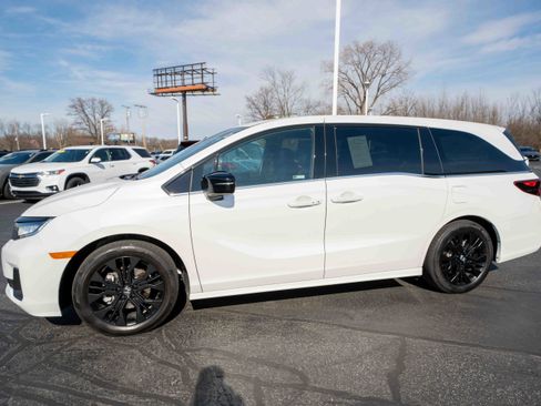 Used 2025 Honda Odyssey Sport-L image 3