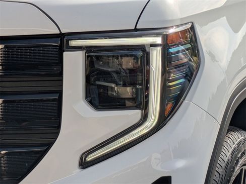 Certified 2022 GMC Sierra 1500 Elevation image 7