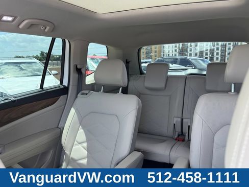 Used 2025 Volkswagen Atlas SE w/ Panoramic Sunroof Package FWD image 14