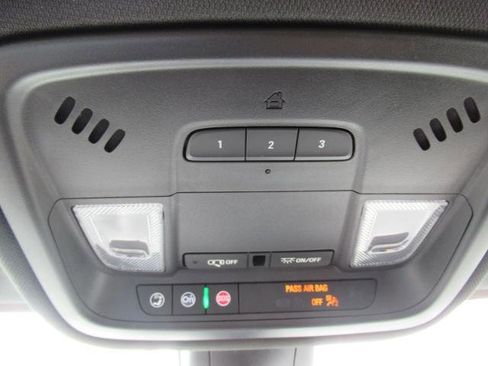 Certified 2023 Chevrolet Traverse LT FWD image 27
