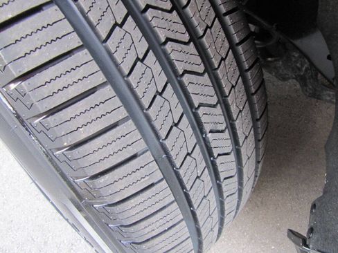 Used 2024 Ford Expedition Max XLT image 25