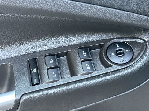 Used 2016 Ford Escape SE w/ Equipment Group 201A FWD image 13