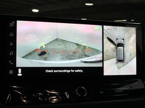 New 2026 Mitsubishi Outlander SE image 13