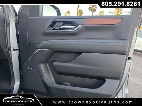 Used 2025 GMC Yukon XL Denali image 20