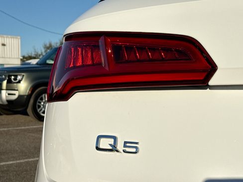 Used 2018 Audi Q5 Premium Plus w/ Premium Plus Package image 11