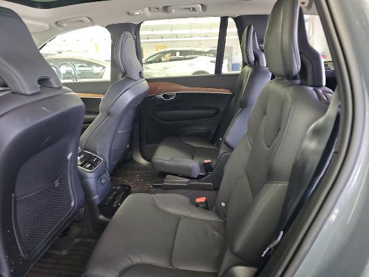 Used 2023 Volvo XC90 T8 Plus w/ Protection Package Premier AWD/4WD image 4