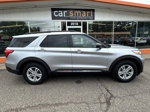Used 2020 Ford Explorer XLT image 8