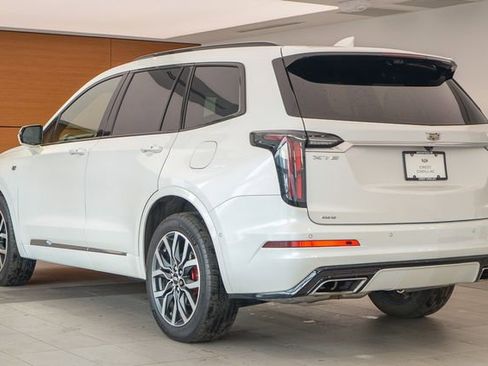 Used 2023 Cadillac XT6 Sport w/ Technology Package image 8