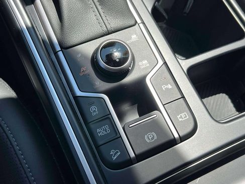 Certified 2025 Kia Sorento S AWD/4WD image 30
