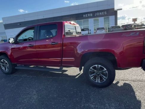 Used 2022 Chevrolet Colorado Z71 AWD/4WD image 3