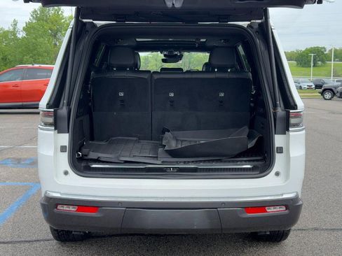 Used 2022 Jeep Grand Wagoneer Series I w/ Flexible Seating Group AWD/4WD image 7