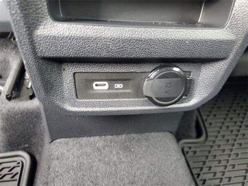 Certified 2024 Volkswagen Tiguan SE R-Line image 12