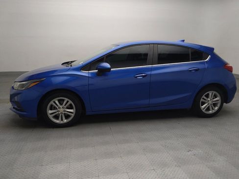 Used 2017 Chevrolet Cruze LT w/ Convenience Package FWD image 2