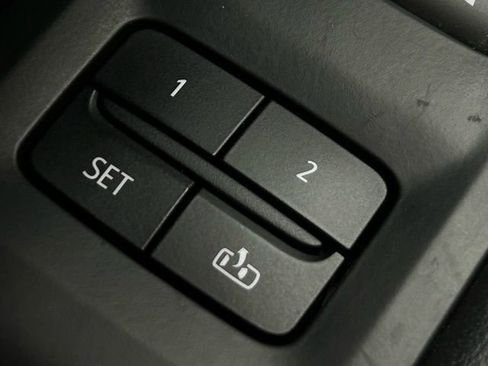 Used 2021 GMC Yukon SLT w/ SLT Premium Package image 9