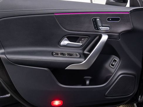 Used 2023 Mercedes-Benz CLA 250 4MATIC image 13