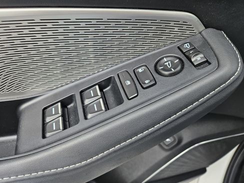 Used 2024 Acura MDX SH-AWD w/ Advance Package image 31