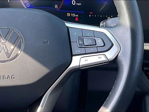 Used 2023 Volkswagen Jetta SE w/ Panoramic Sunroof Package image 25