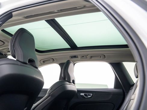 Used 2021 Volvo XC60 T6 Inscription w/ Advanced Package image 17