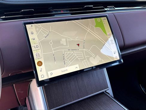 New 2025 Land Rover Range Rover SE image 8