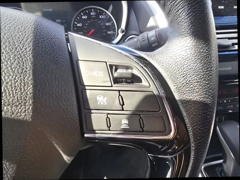 Used 2024 Mitsubishi Eclipse Cross SEL image 24