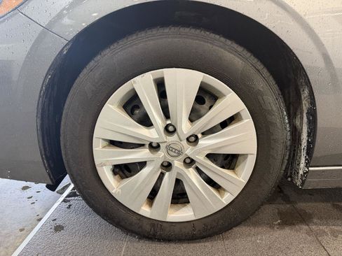 Used 2024 Nissan Sentra S FWD image 24