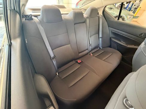 Used 2025 Nissan Altima 2.5 SV FWD image 33