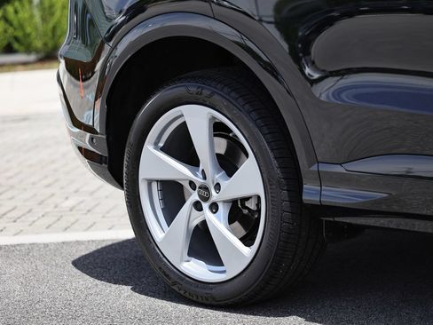 Used 2025 Audi Q5 Premium Plus w/ Premium Plus AWD/4WD image 6