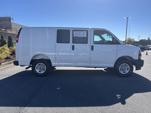 New 2025 GMC Savana 2500 w/ Driver Convenience Package image 11