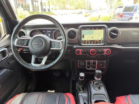 Used 2022 Jeep Wrangler Unlimited Sahara w/ Cold Weather Group AWD/4WD image 18