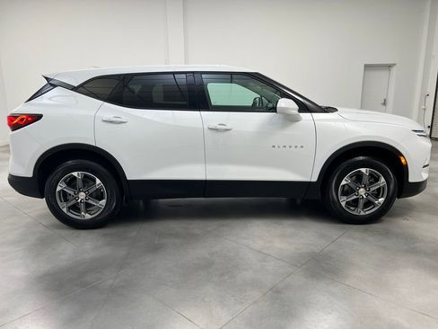 Used 2025 Chevrolet Blazer LT FWD image 8