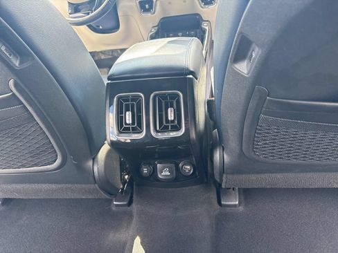 Used 2023 Kia Sorento SX Prestige AWD/4WD image 37