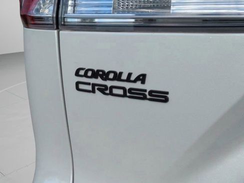 Used 2024 Toyota Corolla Cross AWD Hybrid image 13