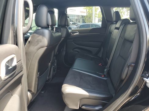 Used 2021 Jeep Grand Cherokee Laredo X RWD image 9