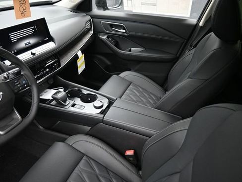 New 2026 Nissan Rogue Platinum w/ Platinum Premium Package image 18