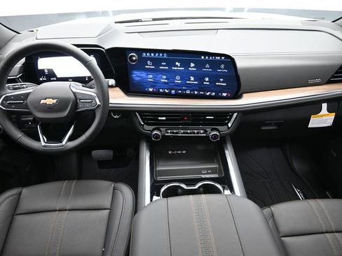 New 2026 Chevrolet Suburban High Country w/ Sun And Tow Package AWD/4WD image 25