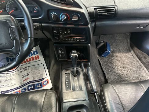 Used 1995 Chevrolet Camaro Z28 RWD image 25