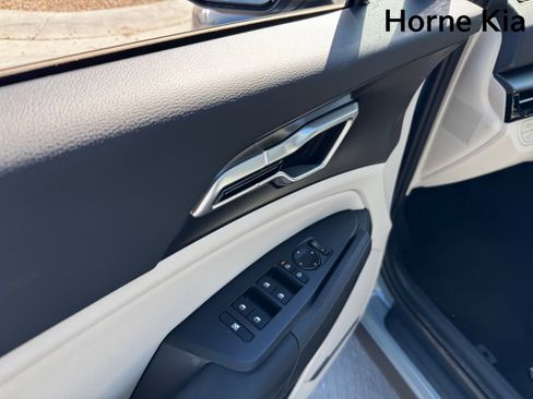 New 2026 Kia Sportage EX image 11