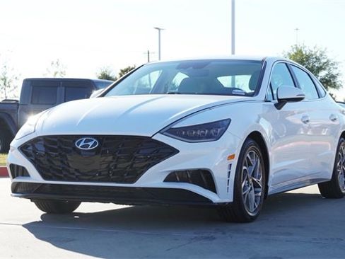 Used 2023 Hyundai Sonata SEL image 3