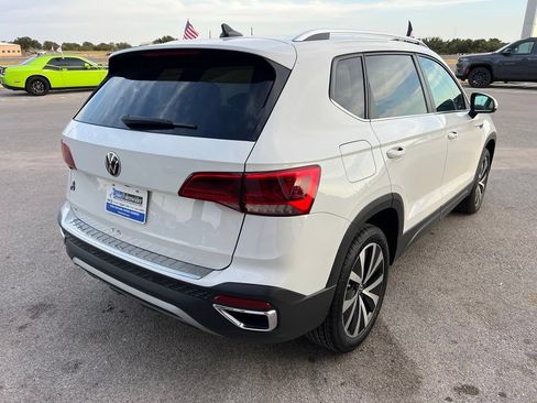 Used 2022 Volkswagen Taos SE FWD image 7