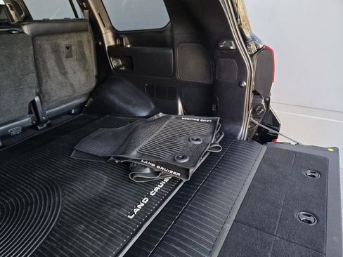 Used 2020 Toyota Land Cruiser Heritage Edition image 50