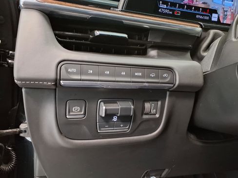 Certified 2023 Cadillac Escalade Sport Platinum w/ LPO, ONYX Package AWD/4WD image 25