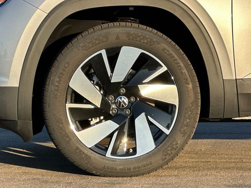 New 2026 Volkswagen Atlas Cross Sport SE AWD/4WD image 25