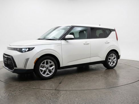 Used 2025 Kia Soul LX w/ LX Technology Package image 3