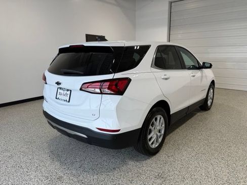 Used 2024 Chevrolet Equinox LT w/ LPO, Floor Liner Package FWD image 3