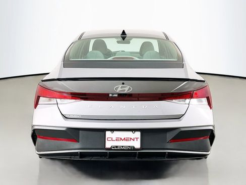 Used 2025 Hyundai Elantra Sport FWD image 8